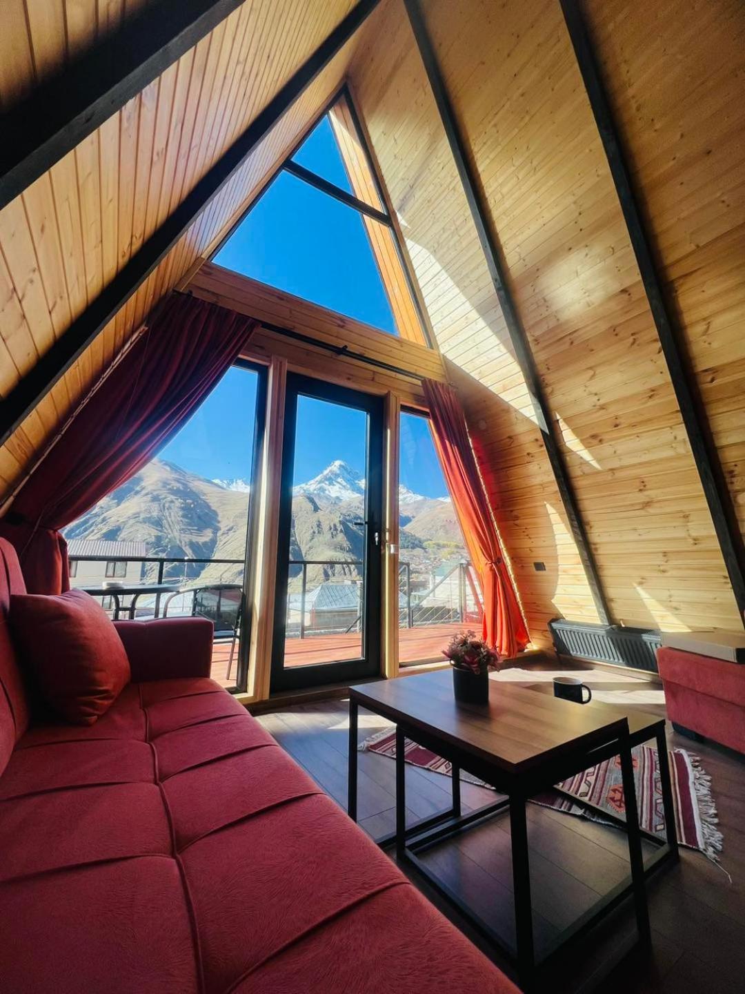 Pyramid Kazbegi Otel Dış mekan fotoğraf